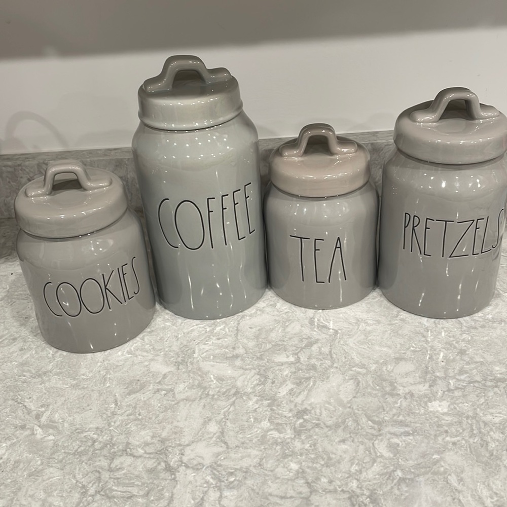 Rae dun containers